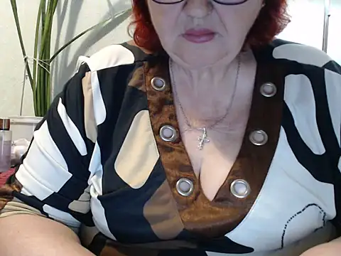 Snapshot of DeniseeRosea chatting on 06-01-26, 06:42 DeniseeRosea online show from 06-01-26, 06:42