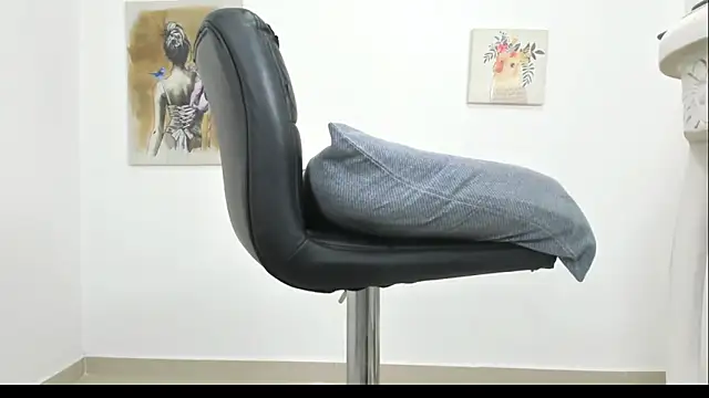 elizabethQuenx online show from 01-31-25, 09:26