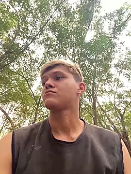 Snapshot of izan_20 chatting on 03-13-26, 08:26 izan 20 online show from 03-13-26, 08:26