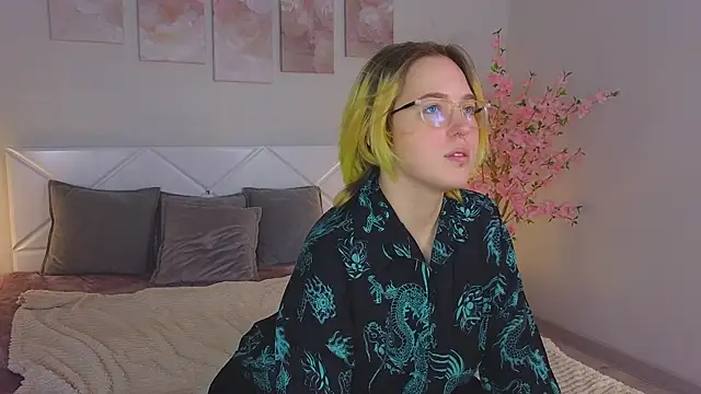 Manic pixie  online show from 01-23-25, 10:54