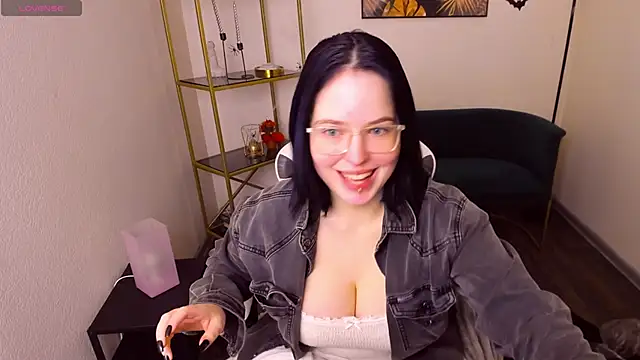 Manic pixie  online show from 10-22-25, 11:21