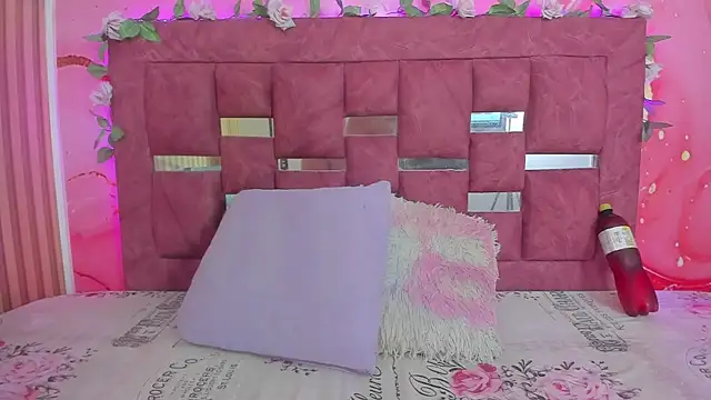 scarlett  evans  online show from 06-06-26, 06:23