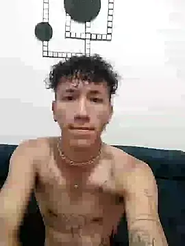 Snapshot of cris-topper chatting on 02-27-25, 02:21 cris-topper online show from 02-27-25, 02:21