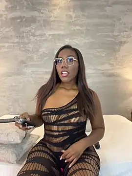 Alaia Colins online show from 06-24-26, 02:10