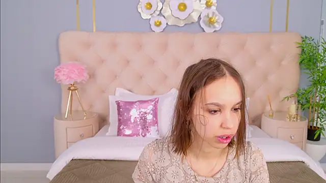 SandraTucker online show from 03-21-26, 02:49