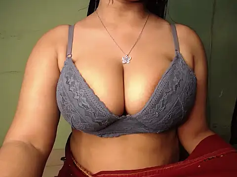 Snapshot of Saanviraa chatting on 02-08-25, 05:40 Saanviraa online show from 02-08-25, 05:40