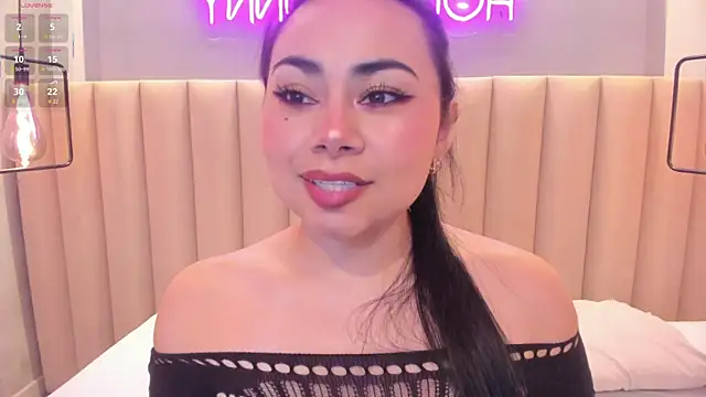 Snapshot of Naomymonroe_ chatting on 09-25-25, 04:43 Naomymonroe online show from 09-25-25, 04:43