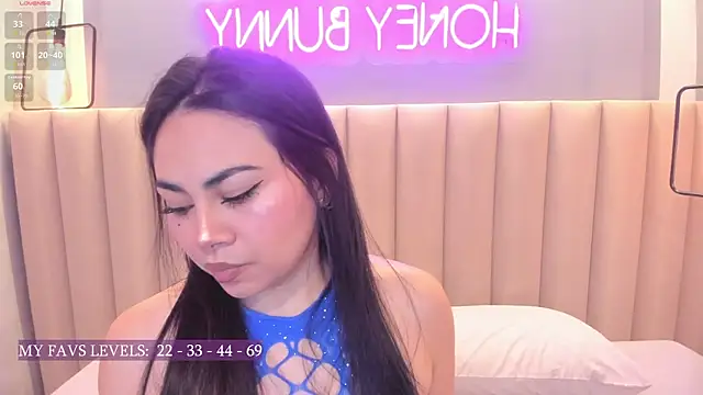 Snapshot of Naomymonroe_ chatting on 10-02-25, 04:25 Naomymonroe online show from 10-02-25, 04:25