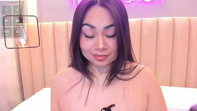 Snapshot of Naomymonroe_ chatting on 10-28-25, 09:50 Naomymonroe online show from 10-28-25, 09:50