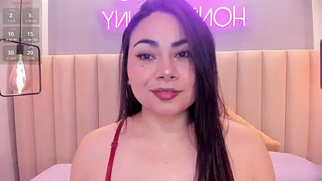 Snapshot of Naomymonroe_ chatting on 06-07-26, 11:47 Naomymonroe online show from 06-07-26, 11:47