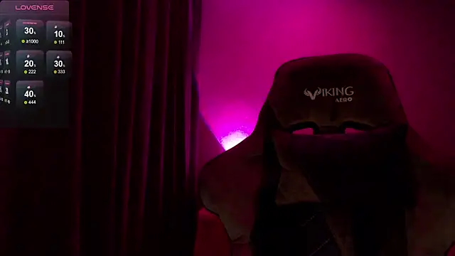 Snapshot of Ohmy_Nora_ chatting on 02-19-25, 06:44 Ohmy Nora online show from 02-19-25, 06:44