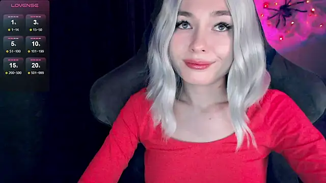 Snapshot of Ohmy_Nora_ chatting on 11-18-25, 04:28 Ohmy Nora online show from 11-18-25, 04:28