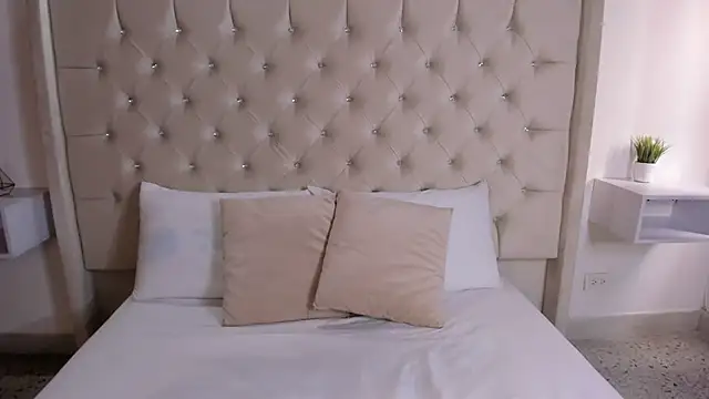 bella bloomg online show from 03-12-25, 08:20