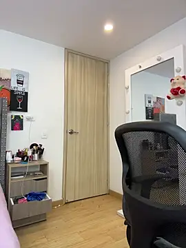 KarlaWild online show from 10-01-25, 03:51