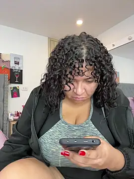 KarlaWild online show from 10-13-25, 01:33