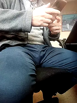 Snapshot of garibaldi1974 chatting on 11-11-25, 10:59 garibaldi1974 online show from 11-11-25, 10:59