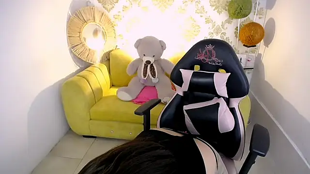 natyk m online show from 03-20-25, 01:37