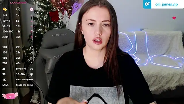 Snapshot of Ollie_James chatting on 02-10-26, 06:45 Ollie James online show from 02-10-26, 06:45