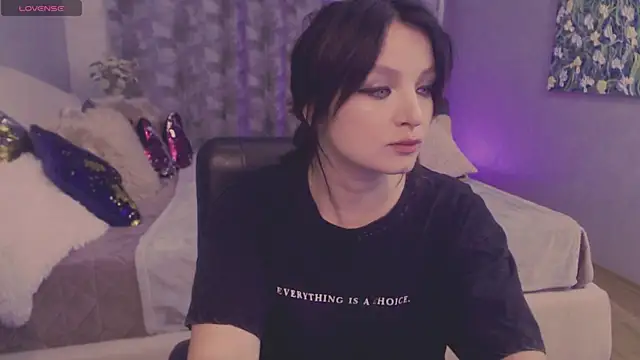 Snapshot of BritneyBarker chatting on 07-25-26, 05:10 BritneyBarker online show from 07-25-26, 05:10