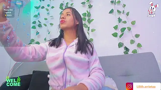Snapshot of LiiLiith-1 chatting on 12-05-25, 05:27 LiiLiith-1 online show from 12-05-25, 05:27