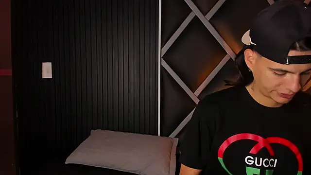 Snapshot of Martshall09 chatting on 11-04-25, 09:36 Martshall09 online show from 11-04-25, 09:36