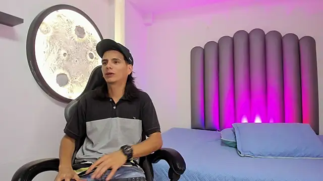 Snapshot of Martshall09 chatting on 11-08-25, 08:07 Martshall09 online show from 11-08-25, 08:07