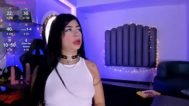 Snapshot of Martshall09 chatting on 12-15-25, 08:57 Martshall09 online show from 12-15-25, 08:57