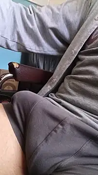 Snapshot of Andre16c chatting on 02-27-26, 02:17 Andre16c online show from 02-27-26, 02:17