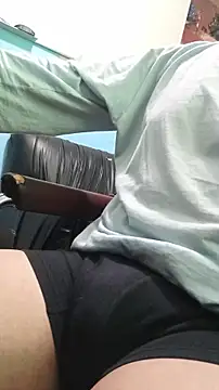 Snapshot of Andre16c chatting on 04-06-26, 05:25 Andre16c online show from 04-06-26, 05:25