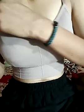 Snapshot of Khushi-Star chatting on 09-29-25, 05:23 Khushi-Star online show from 09-29-25, 05:23