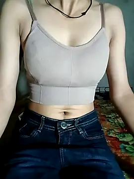 Snapshot of Khushi-Star chatting on 10-15-25, 04:45 Khushi-Star online show from 10-15-25, 04:45