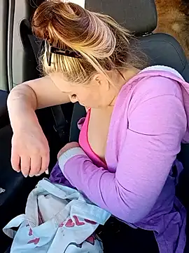 Snapshot of barbieinbondage7 chatting on 01-14-26, 11:31 barbieinbondage7 online show from 01-14-26, 11:31