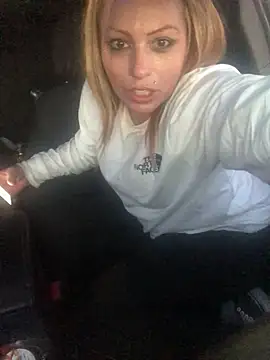 Snapshot of barbieinbondage7 chatting on 02-02-26, 01:37 barbieinbondage7 online show from 02-02-26, 01:37