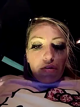 Snapshot of barbieinbondage7 chatting on 03-12-26, 03:01 barbieinbondage7 online show from 03-12-26, 03:01