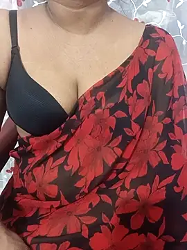 Snapshot of Vedha_Vedhika chatting on 10-28-25, 11:36 Vedha Vedhika online show from 10-28-25, 11:36