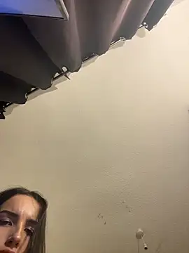 Snapshot of EllaEroticaX chatting on 10-30-25, 05:24 EllaEroticaX online show from 10-30-25, 05:24