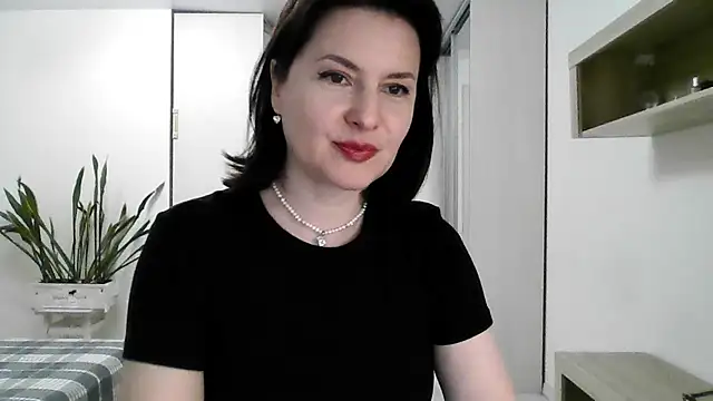 Victoria Glam online show from 09-19-25, 05:35