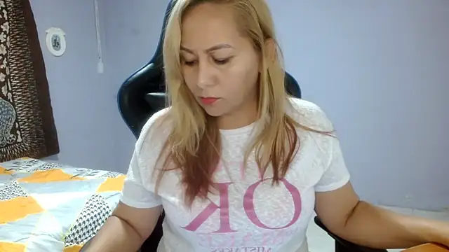 Snapshot of mariana0x chatting on 03-04-25, 06:18 mariana0x online show from 03-04-25, 06:18