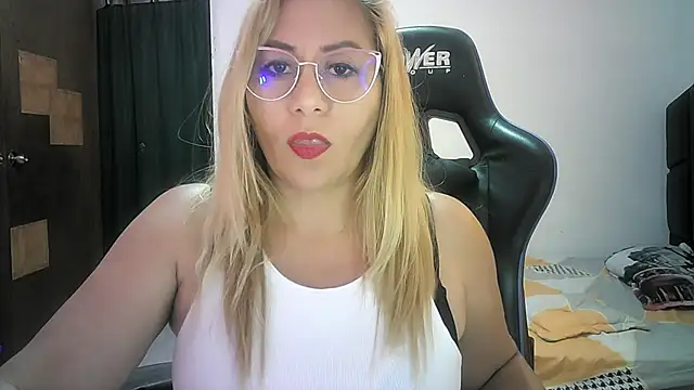 Snapshot of mariana0x chatting on 02-26-26, 08:52 mariana0x online show from 02-26-26, 08:52