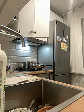 Snapshot of Donna_Sun chatting on 02-10-25, 06:35 Donna Sun online show from 02-10-25, 06:35