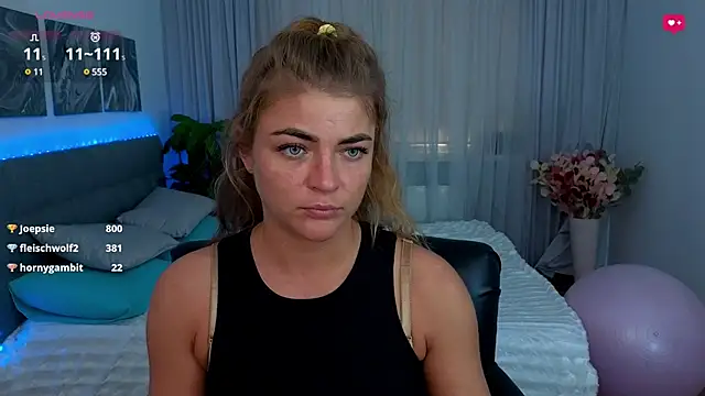 Snapshot of Donna_Sun chatting on 02-13-25, 12:32 Donna Sun online show from 02-13-25, 12:32