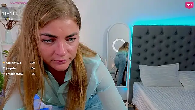 Snapshot of Donna_Sun chatting on 02-17-25, 04:04 Donna Sun online show from 02-17-25, 04:04