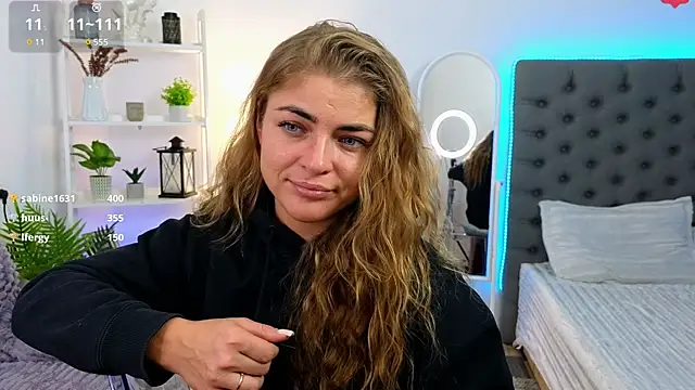 Snapshot of Donna_Sun chatting on 02-19-25, 06:33 Donna Sun online show from 02-19-25, 06:33