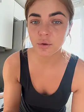 Snapshot of Donna_Sun chatting on 02-24-25, 11:43 Donna Sun online show from 02-24-25, 11:43