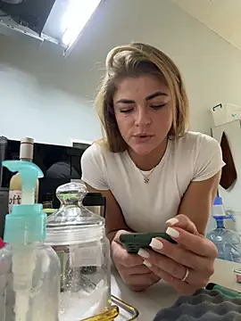 Snapshot of Donna_Sun chatting on 03-13-25, 01:29 Donna Sun online show from 03-13-25, 01:29