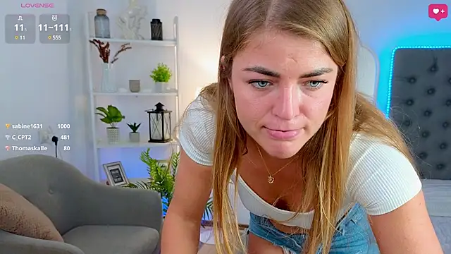 Snapshot of Donna_Sun chatting on 03-13-25, 04:34 Donna Sun online show from 03-13-25, 04:34