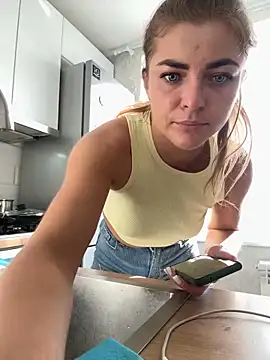 Snapshot of Donna_Sun chatting on 03-14-25, 12:29 Donna Sun online show from 03-14-25, 12:29