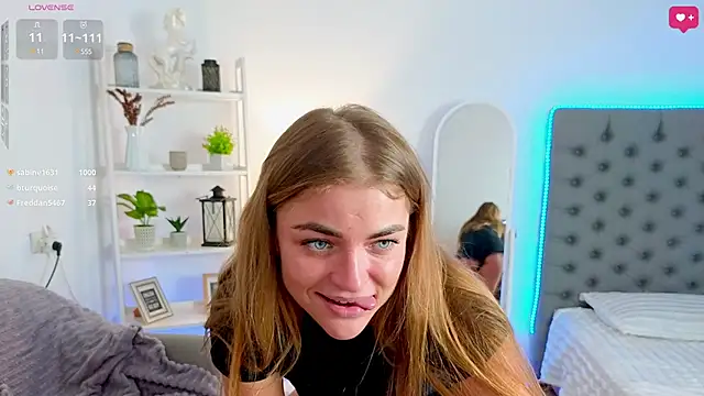 Snapshot of Donna_Sun chatting on 03-17-25, 10:38 Donna Sun online show from 03-17-25, 10:38