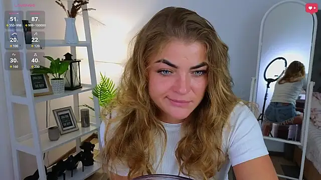 Snapshot of Donna_Sun chatting on 09-14-25, 04:33 Donna Sun online show from 09-14-25, 04:33