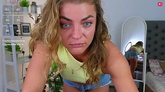 Snapshot of Donna_Sun chatting on 09-28-25, 09:03 Donna Sun online show from 09-28-25, 09:03